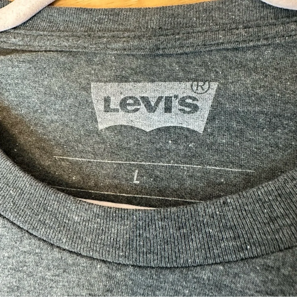 Levis Mens Large L T Shirt Gray Spellout Short Sleeve Casual Crew Neck Palm Tree